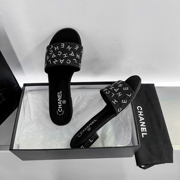 Chanel slipper