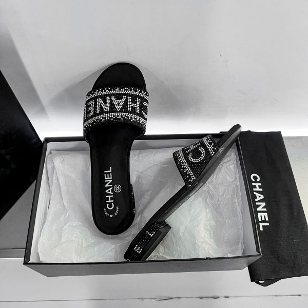 Chanel slipper