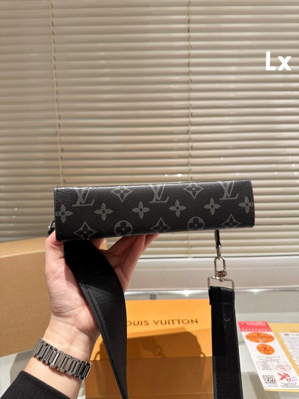 LOUIS VUITTON Monogram Eclipse Gaston Wearable Wallet