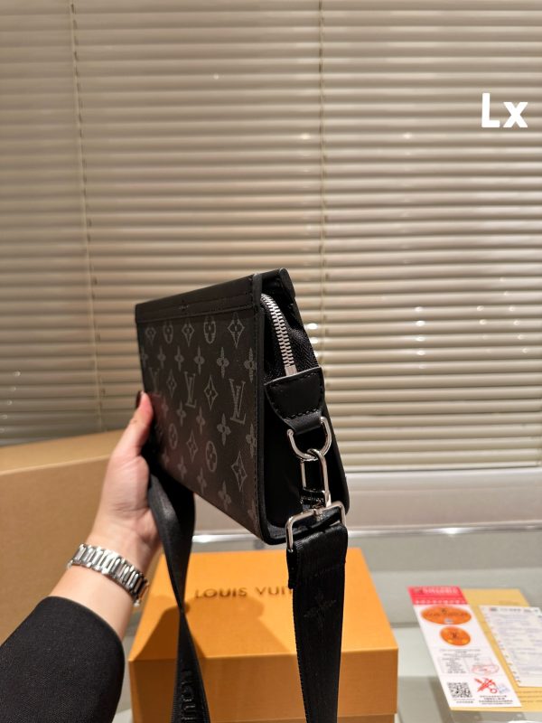 LOUIS VUITTON Monogram Eclipse Gaston Wearable Wallet