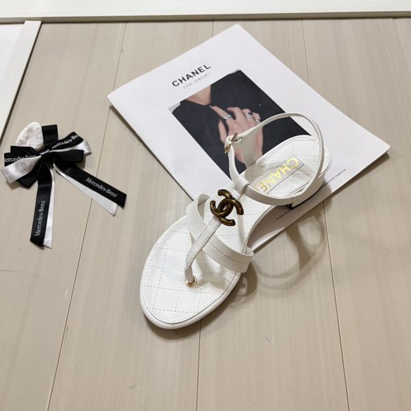 CHANEL SANDALS WHITE QUILTED LAMBSKIN