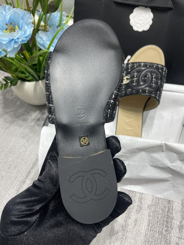 Chanel slipper