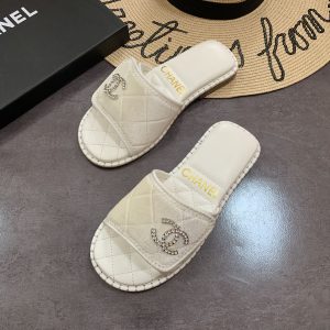 Chanel slipper