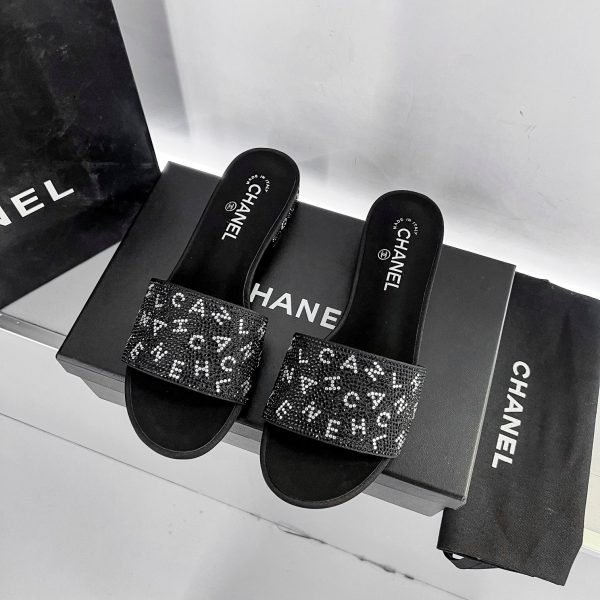 Chanel slipper