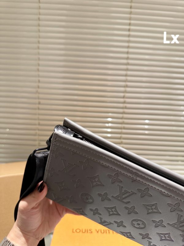 LOUIS VUITTON Monogram Eclipse Gaston Wearable Wallet