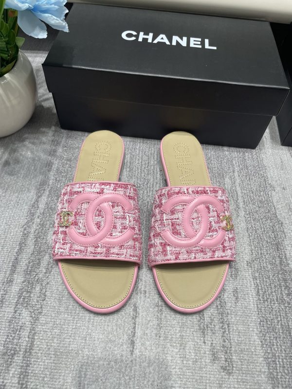 Chanel slipper