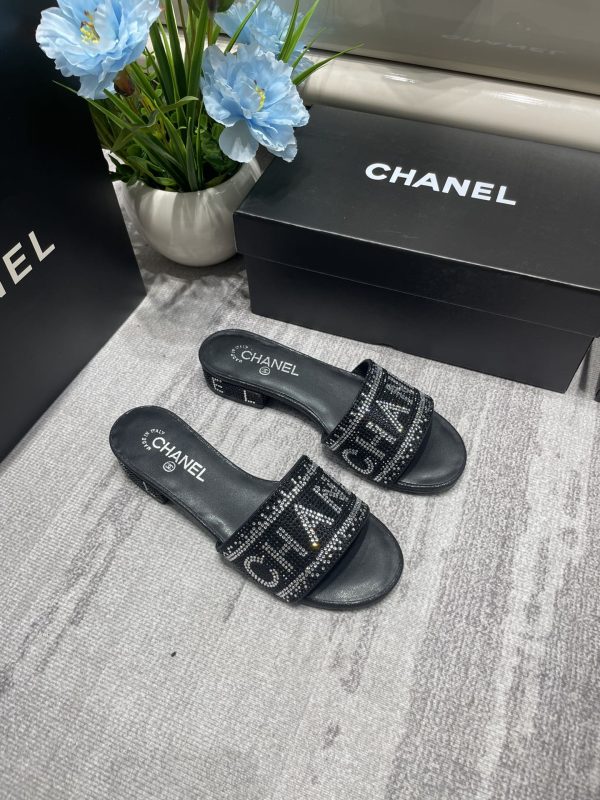 Chanel slipper