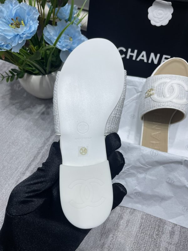 Chanel slipper