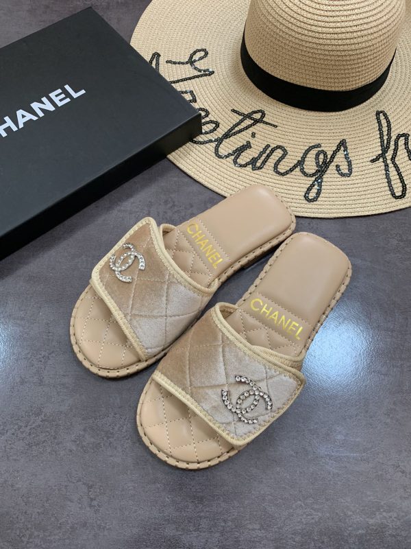 Chanel slipper