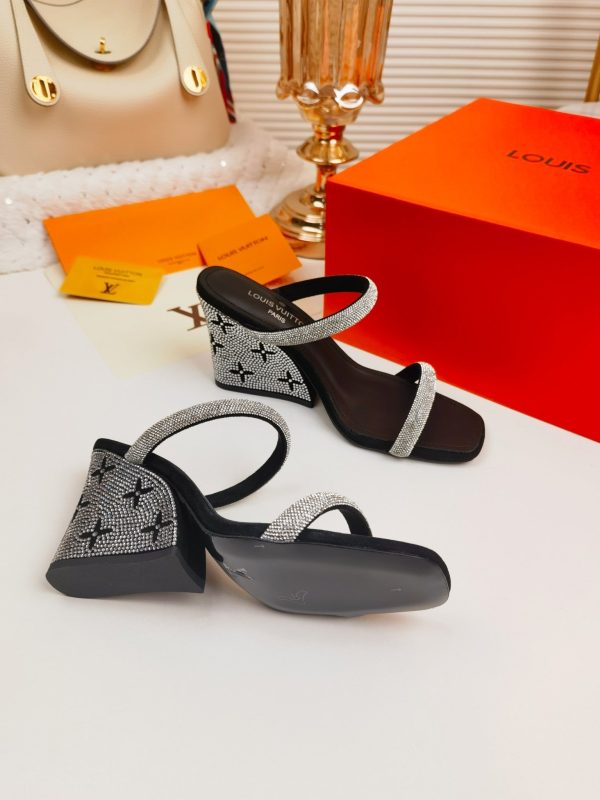 Designer LV High Heel Shoes 015