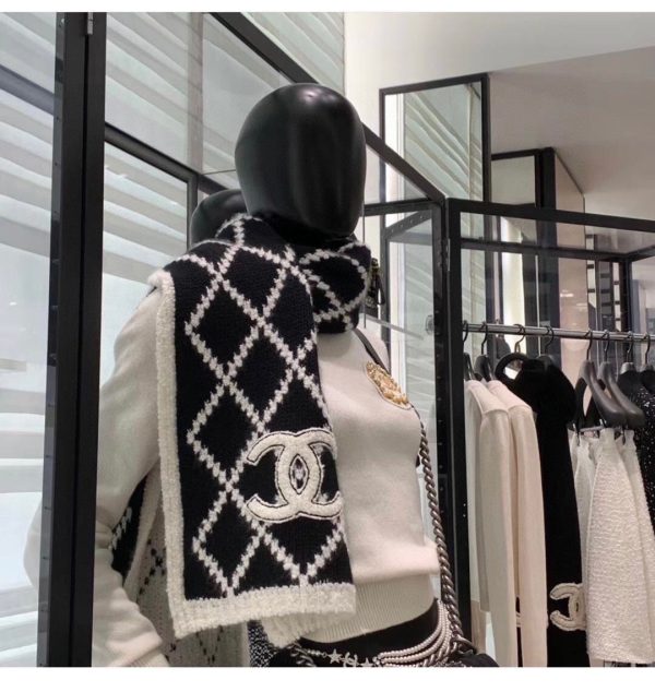 Luxury Edition Chanel Scarf 011