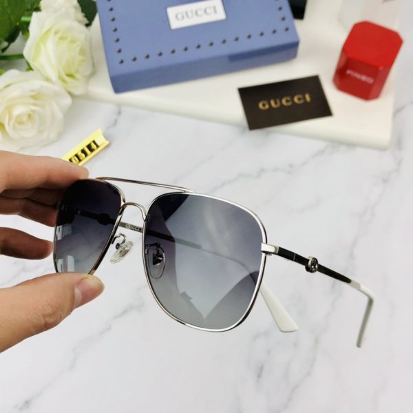 Gucci Oversize Oval-Frame Sunglasses