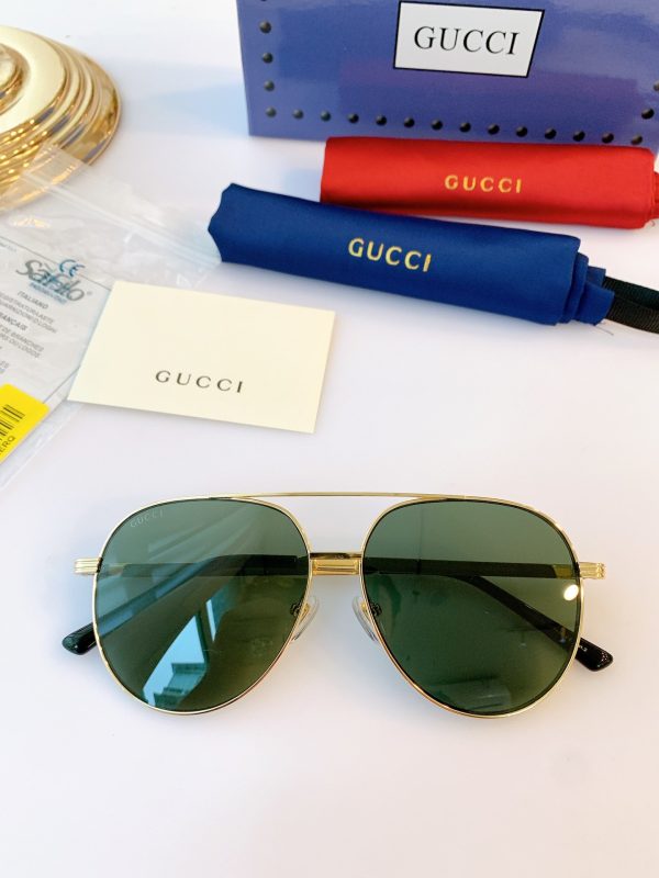 Gucci Navigator Frame Sunglasses