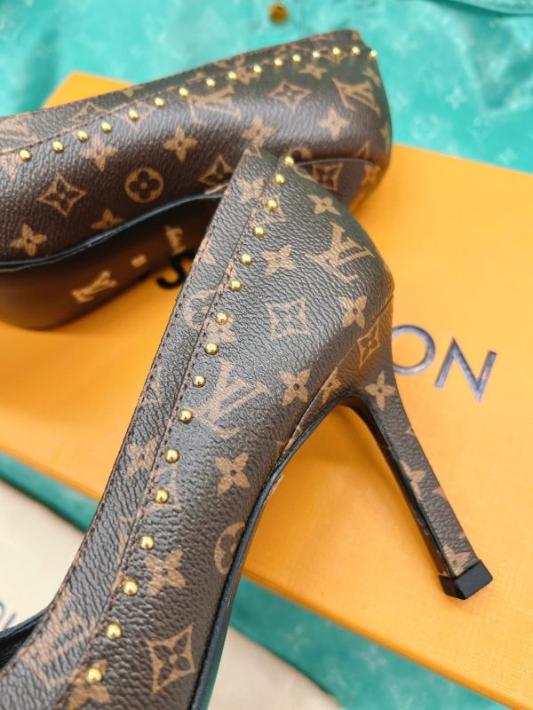 Designer LV High Heel Shoes 040