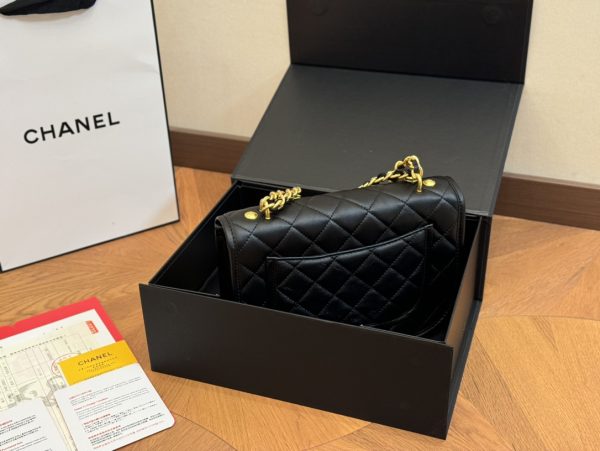 MESSENGER BAG CHANEL