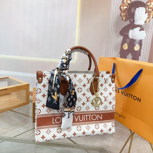 LOUIS VUITTON ON THE GO