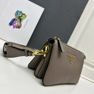 Leather shoulder bag