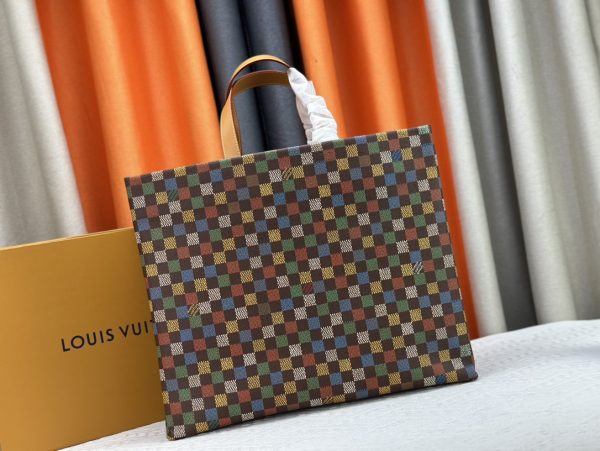 Louis Vuitton Presents “Le Monde Est À Vous”