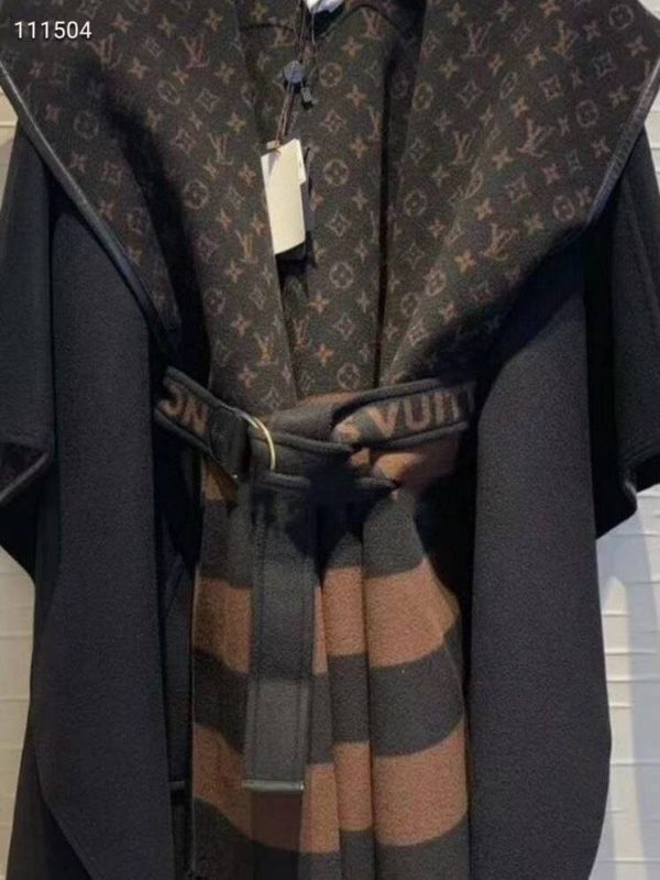 Women LV Wrap Coat 007