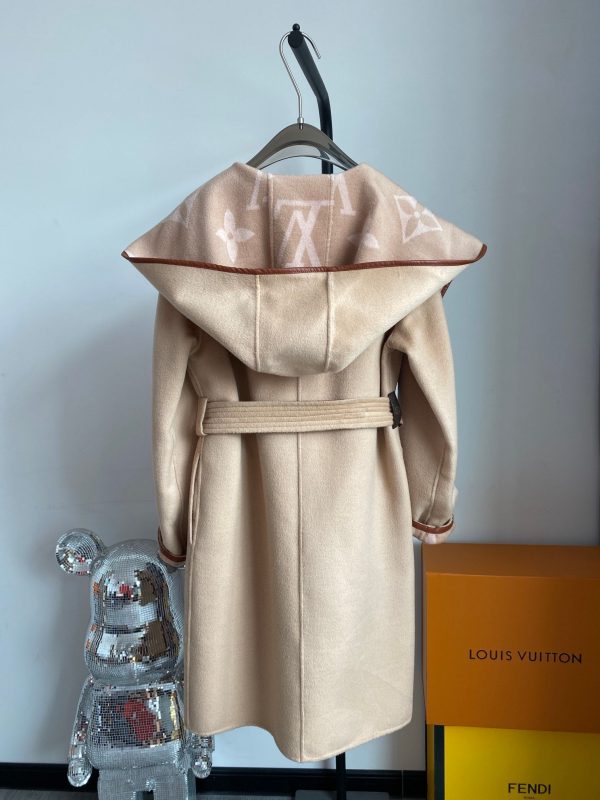 Women LV Wrap Coat 017