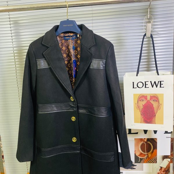 Women LV Wrap Coat 001