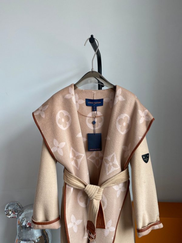 Women LV Wrap Coat 017