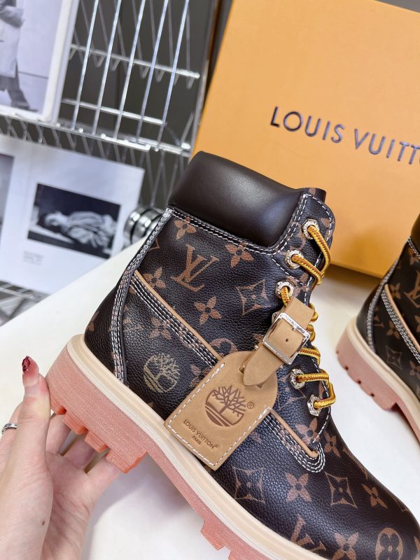 LV WOMEN’S BOOTS