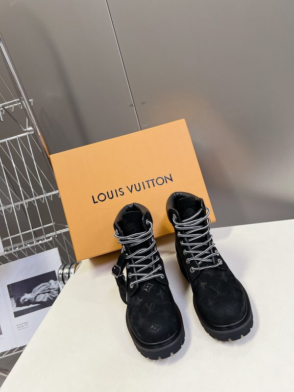 LV WOMEN’S BOOTS