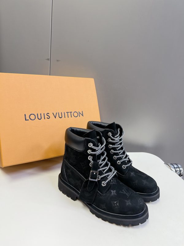 LV WOMEN’S BOOTS