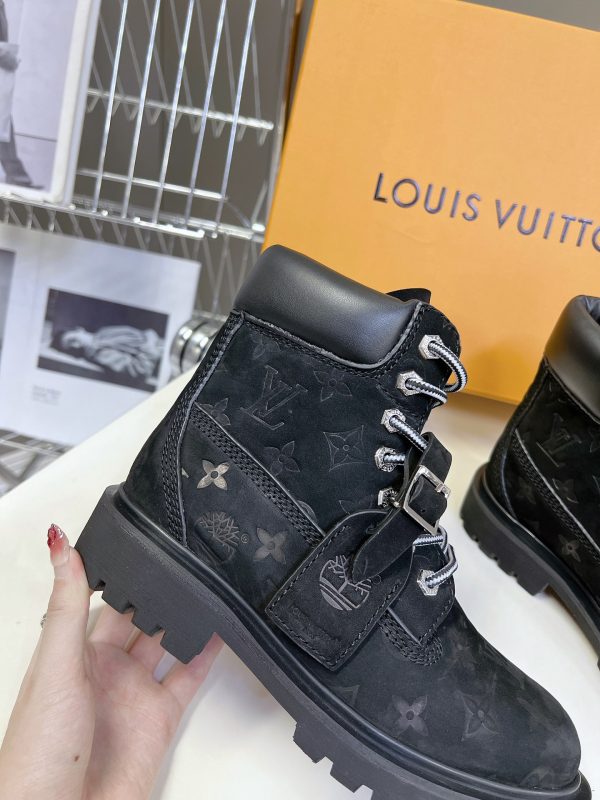 LV WOMEN’S BOOTS