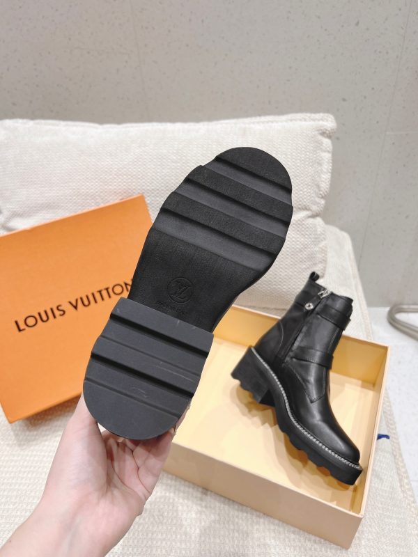 LV WOMEN’S BOOTS