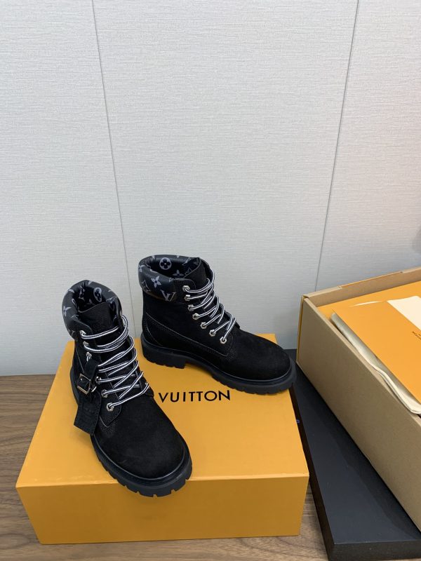 LV WOMEN’S BOOTS