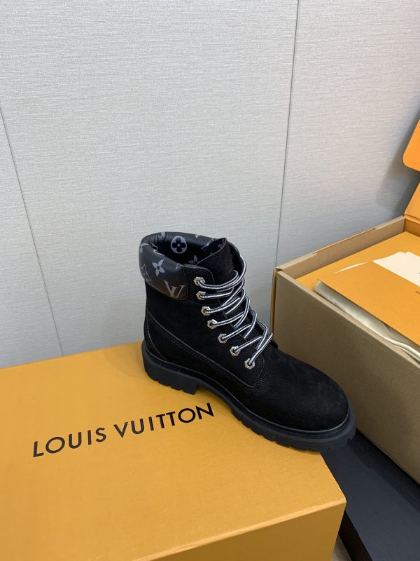 LV WOMEN’S BOOTS