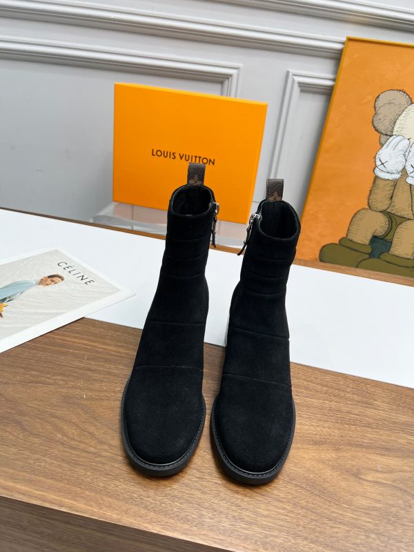 LV WOMEN’S BOOTS