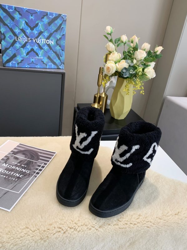 LV WOMEN’S BOOTS