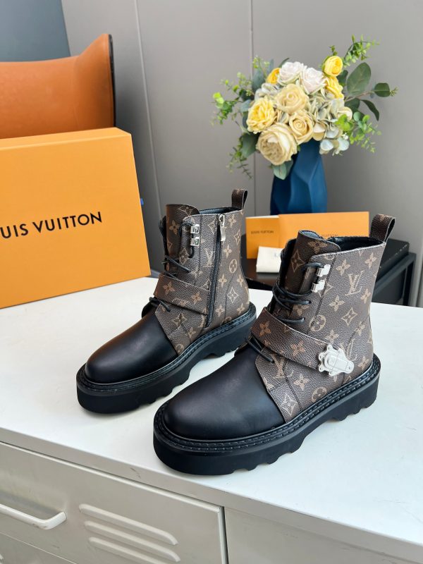 LV WOMEN’S BOOTS