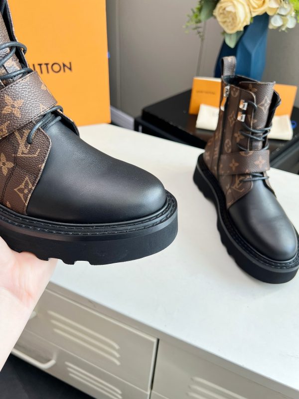 LV WOMEN’S BOOTS