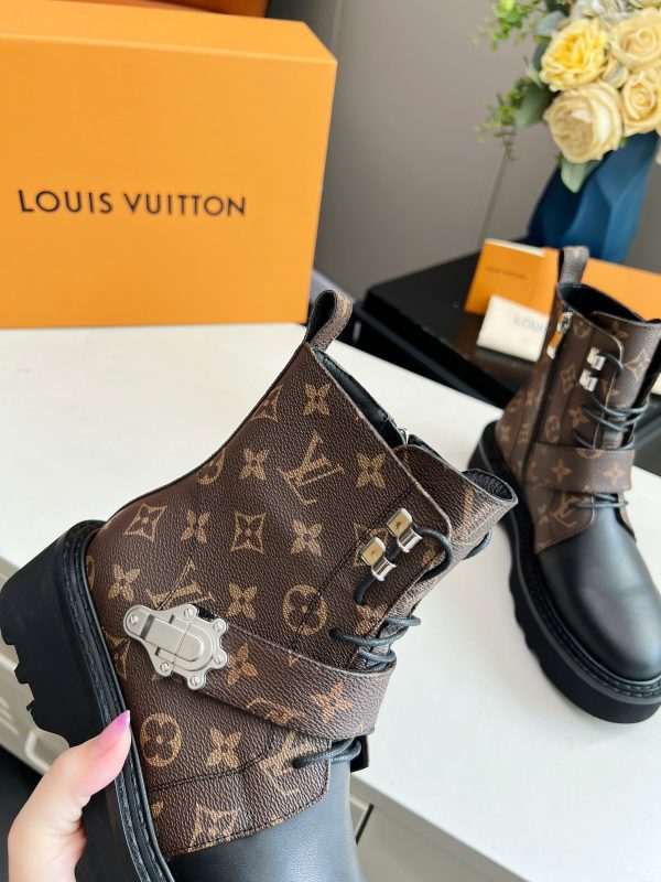 LV WOMEN’S BOOTS