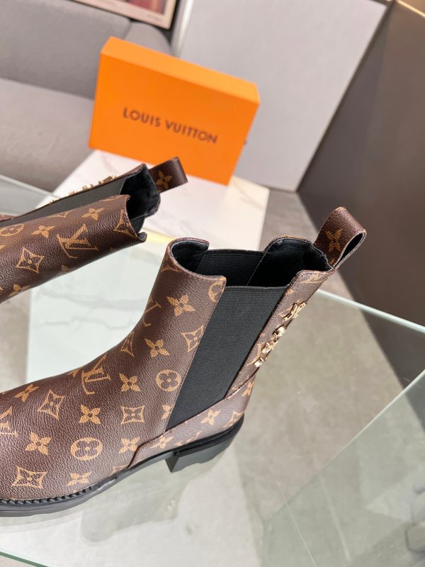 LV WOMEN’S BOOTS