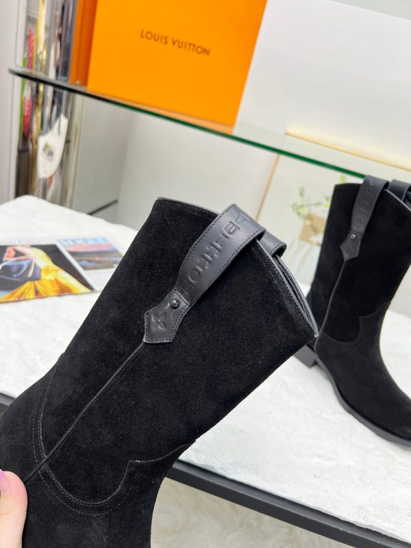 LV WOMEN’S BOOTS