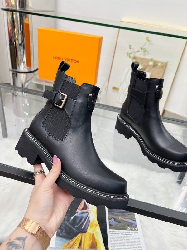 LV WOMEN’S BOOTS