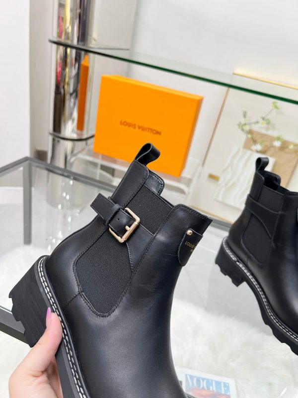 LV WOMEN’S BOOTS