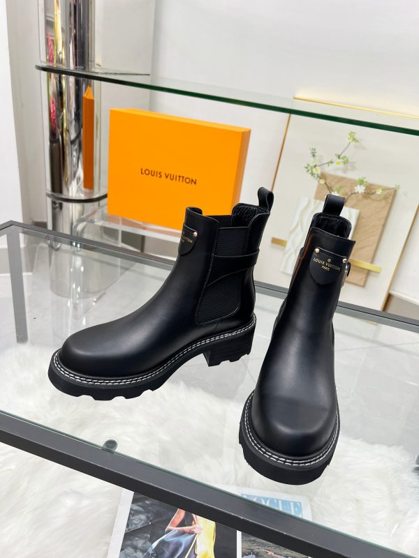 LV WOMEN’S BOOTS