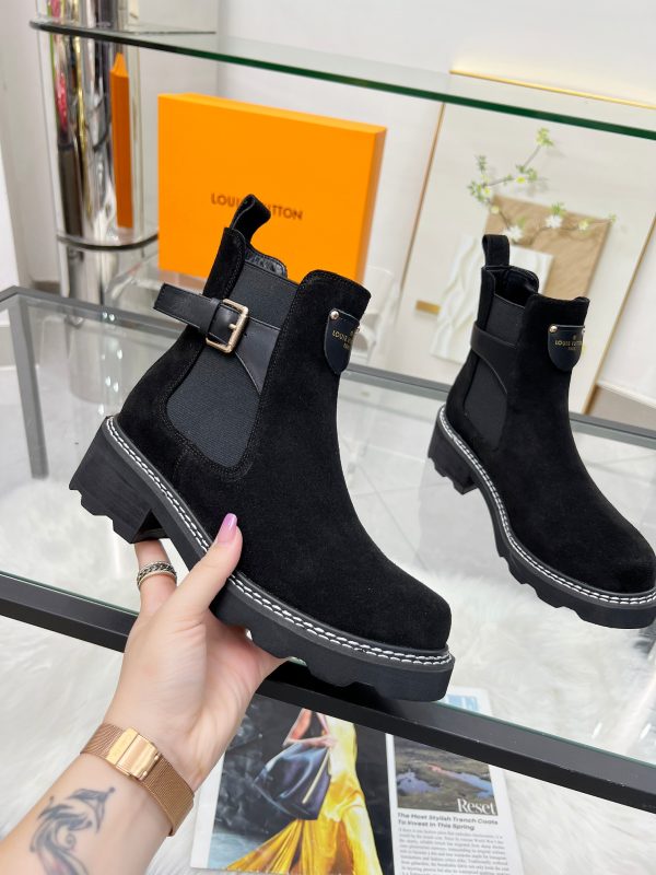 LV WOMEN’S BOOTS